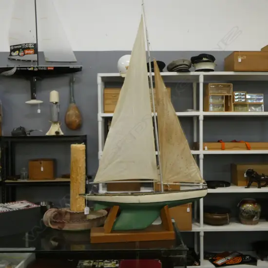 POND YACHT ON STAND H.1300mm