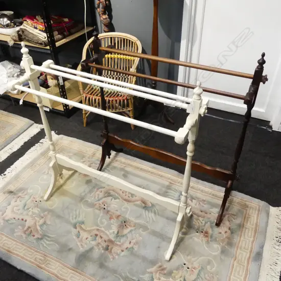 2 WOODEN TOWEL RAILS H.900mm W.860mm