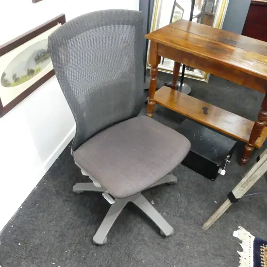 'LIFE' OFFICE CHAIR