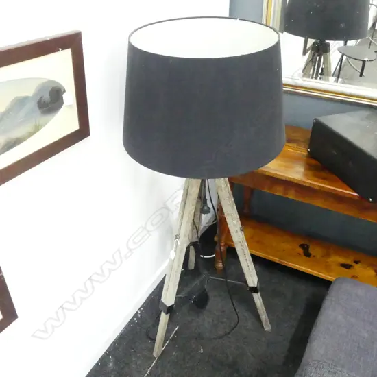 TRIPOD FLOOR LAMP H.1300mm