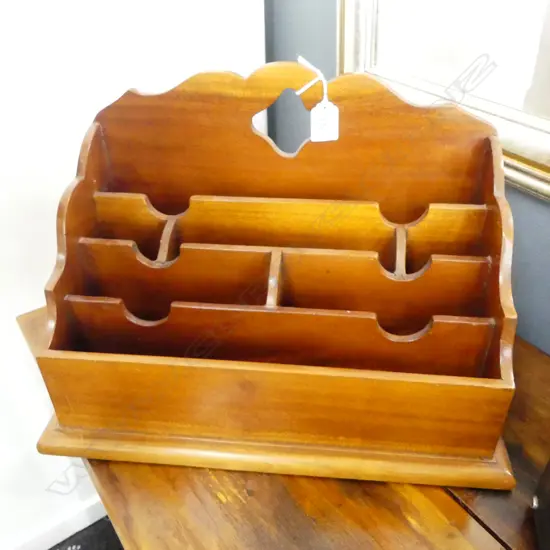 LRG WOODEN STATIONERY COMPENDIUM, H.280 x 400 x 220mm