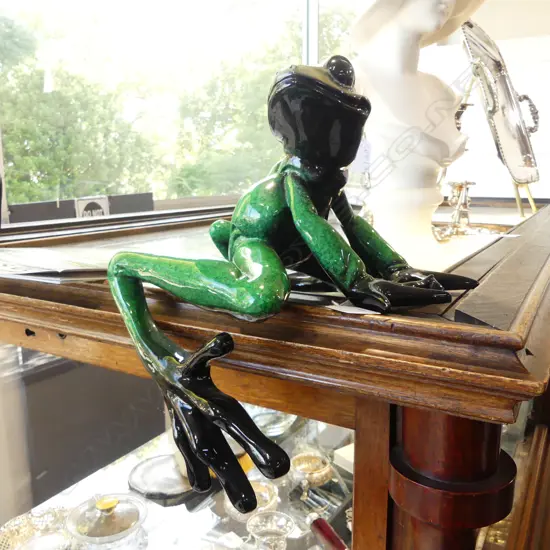 RESIN FROG 'LIMON' BY KITTYS CREATURES W.300mm