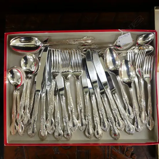 44PC GROSVENOR GAINSBOROUGH CUTLERY SET 6 PLACE COMPLETE SILVER PLATED