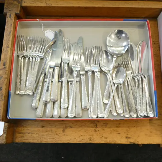 42PCS RODD NEMESIA CUTLERY ASSTD. KNIVES, FORKS, SPOONS ETC 