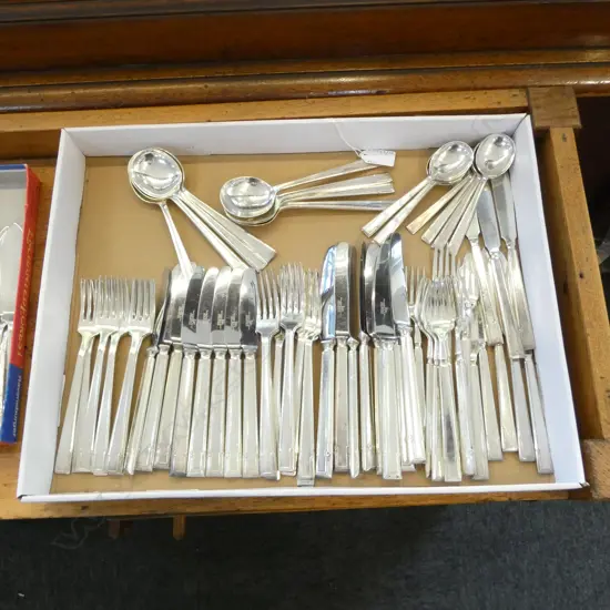 64PC WALKER & HALL DECO CUTLERY SET, 8-PLACE SETTING, SILVER PLATED, comprising: