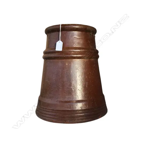 AMALGAMATED BRICK AND PIPE POTTERY CHIMNEY POT H.350mm