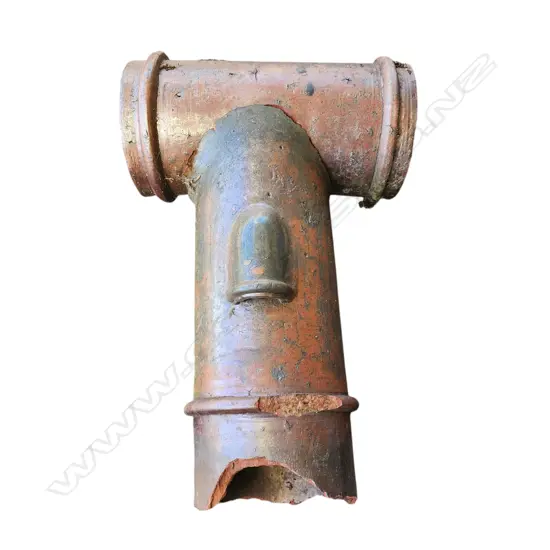 HUTSON CHIMNEY POT (broken top lifts off)