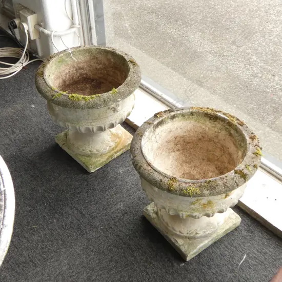 PR VINTAGE CAST DECORATIVE CONCRETE PEDESTAL PLANTERS a few rim cracks H.350mm. Dia.360mm