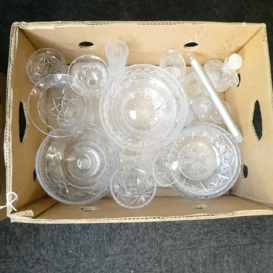 COLLECTION OF 6 CRYSTAL BOWLS  CRYSTAL VASES ETC