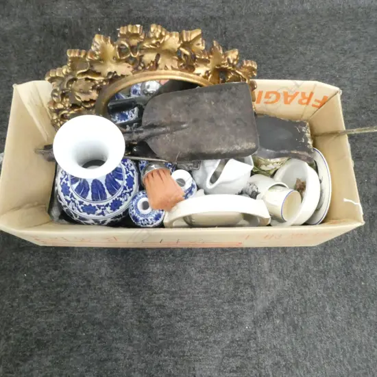 4 CHINESE B/W PORC VASES H270MM TALLEST GILT MIRROR  L380MM & MISC CHINA