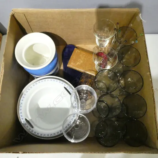 BOX OF GLASSES CHINA & EMPTY JEWELRY BOXES