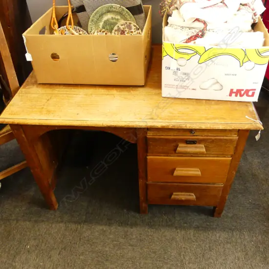 OAK DESK 1060x740x690mm