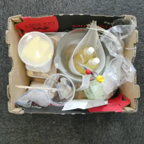 BOX LOT: CANDLE MAKING ITEMS AF