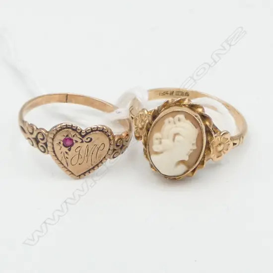 2x 9CT RINGS; CAMEO & HEART, 3.84gm SIZE K & M