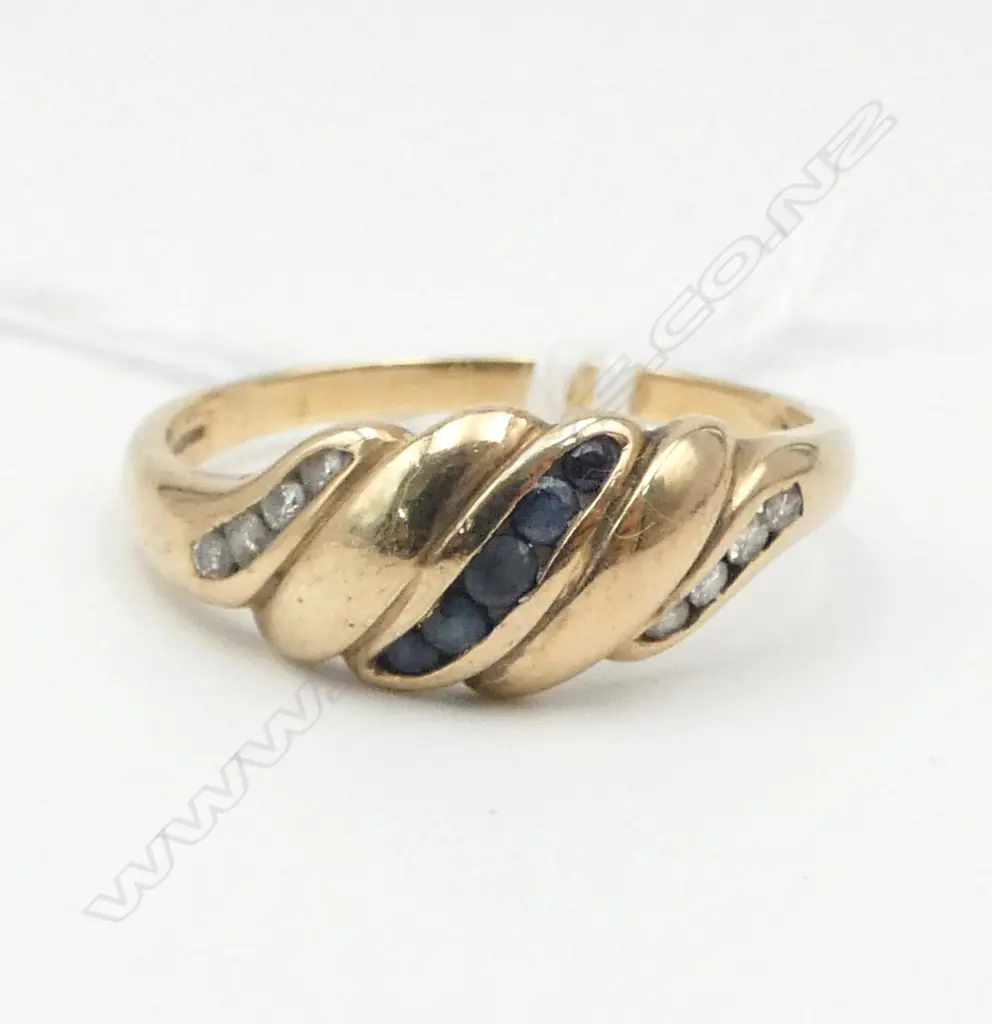 9ct Y/GOLD SAPPHIRE & DIAMOND RING top w row of sapphires & 2 rows diamonds 4.3gms SIZE Z Image 1++