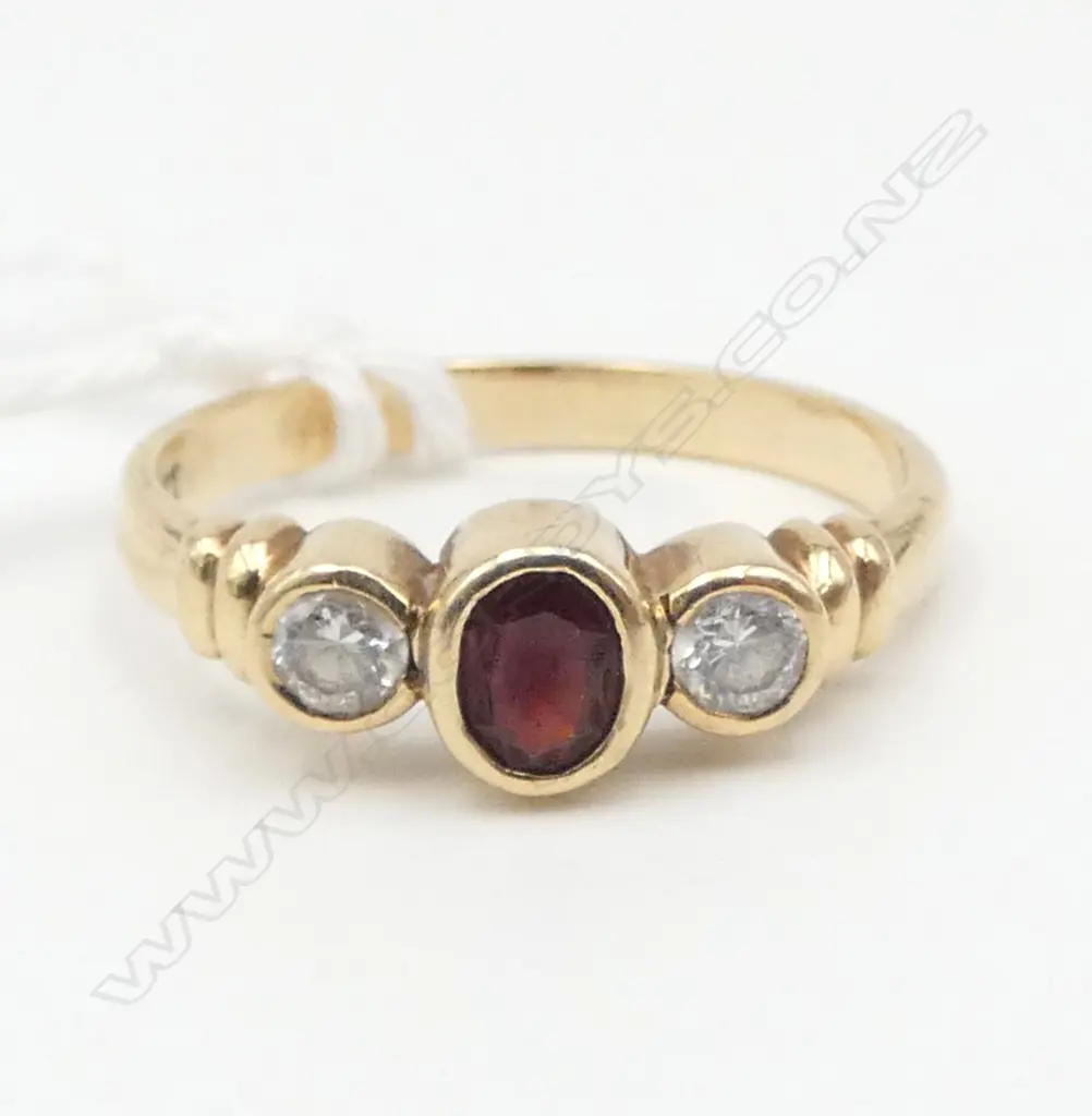 9ct GOLD GARNET & CZ 3 STONE RING rub-over mounts 2.37gms SIZE N Image 1++