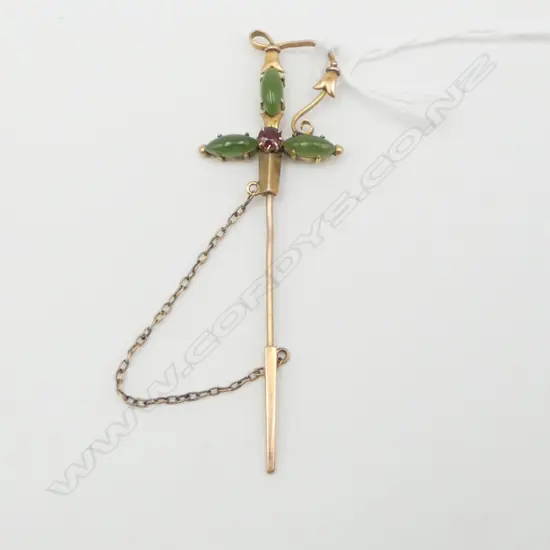 EDWARDIAN 9ct GOLD POUNAMU & GARNET SWORD BROOCH L.80mm 3.8gms