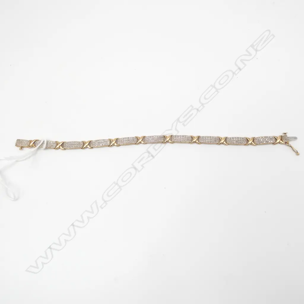 9ct YELLOW & WHITE GOLD & 240 DIAMOND (1.20cts) BRACELET with valuation   Image 1++