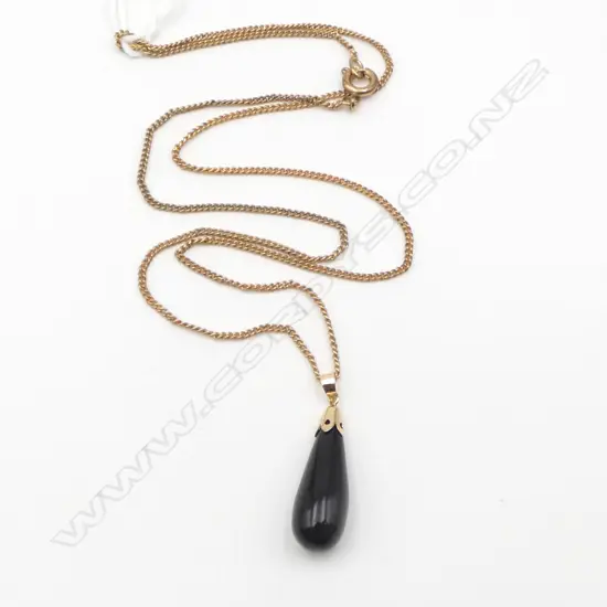 9ct TOPPED BLACK ONYX PENDANT on chain