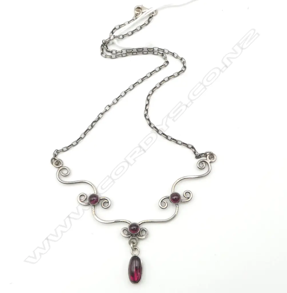 SILVER & GARNET NECKLACE Image 1++