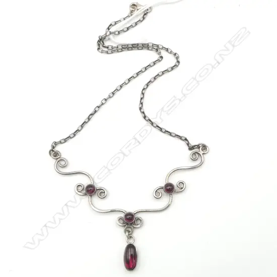 SILVER & GARNET NECKLACE