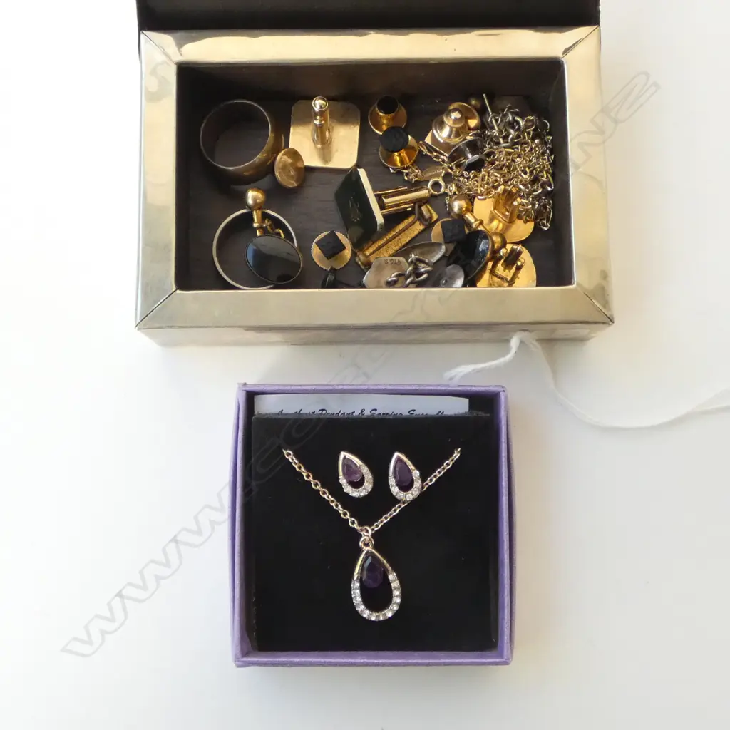 ASST. COSTUME JEWELLERY; CUFFLINKS, RINGS, AMETHYST? NECKLACE SET Image 1++
