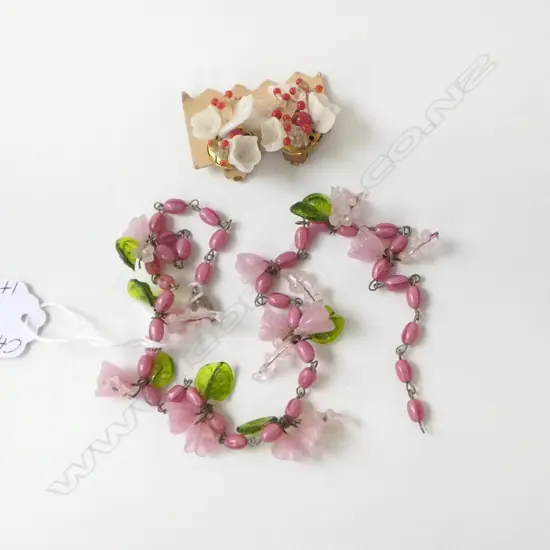 VINTAGE GLASS FLOWER NECKLACE & EARRINGS SET necklace clasp fitting faulty