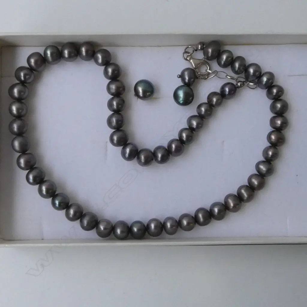 DYED FRESH WATER PEARL NECKLACE & EARRING SET Image 1++