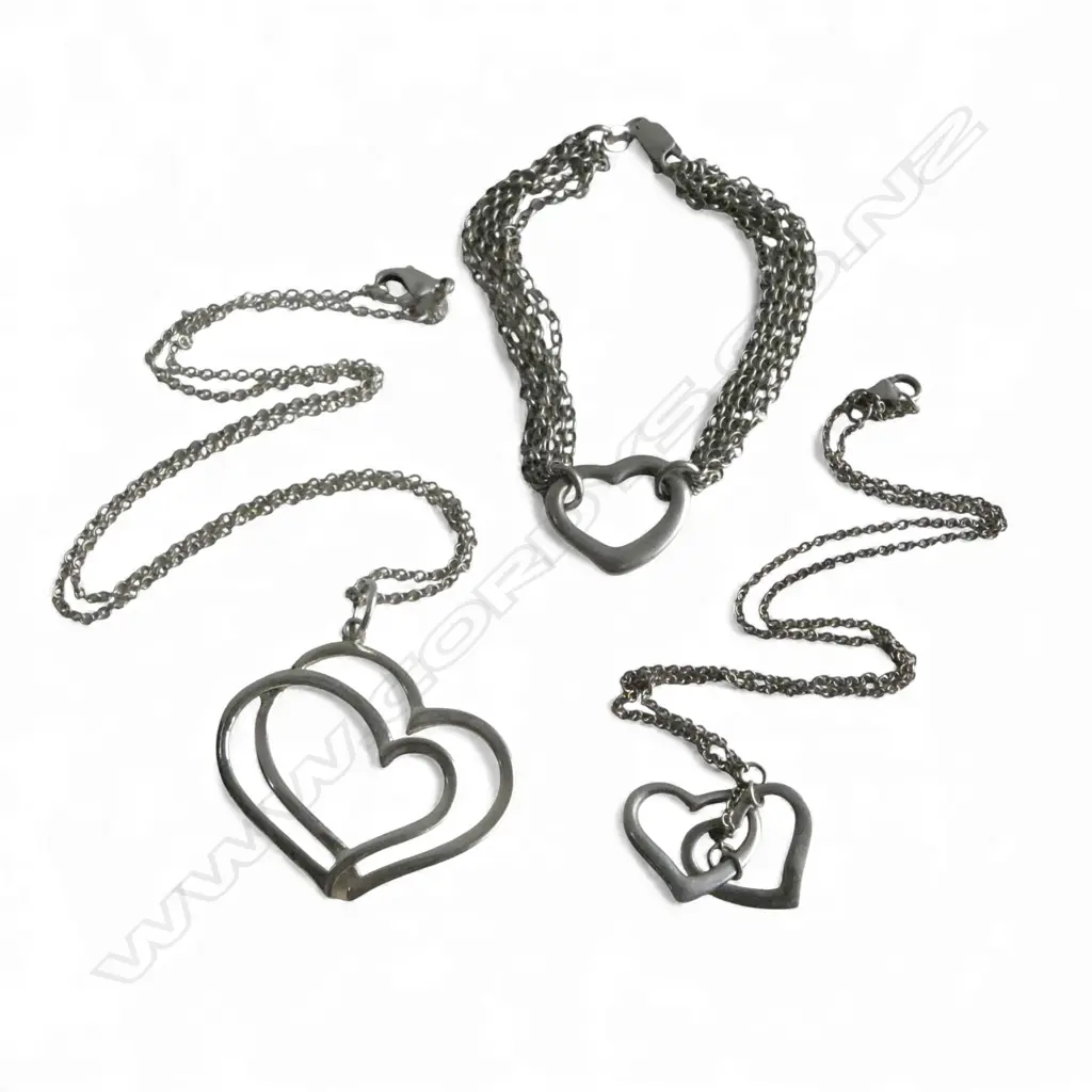 3 SILVER HEART JEWELLERY ITEMS: 2 NECKLACES + 1 BRACELET MULTI CHAIN Image 1++