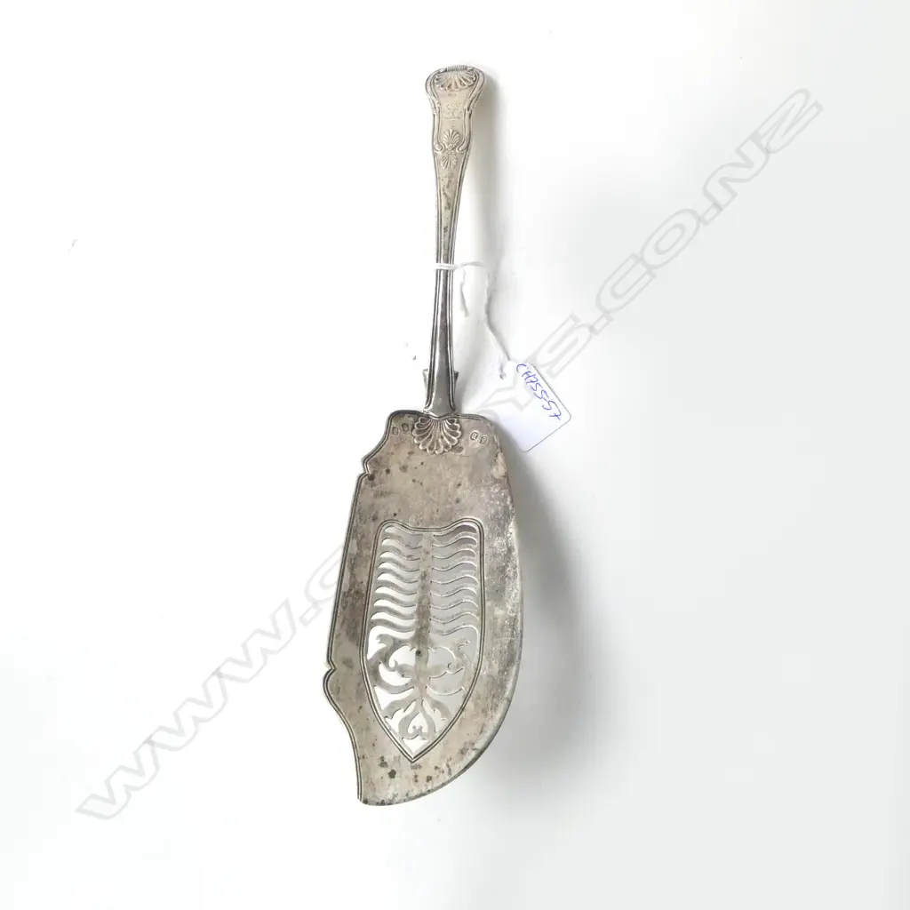 GEORGIAN STG SILVER SILVER FISH SLICE, DUBLIN HALL MARK, 158gms Image 1++
