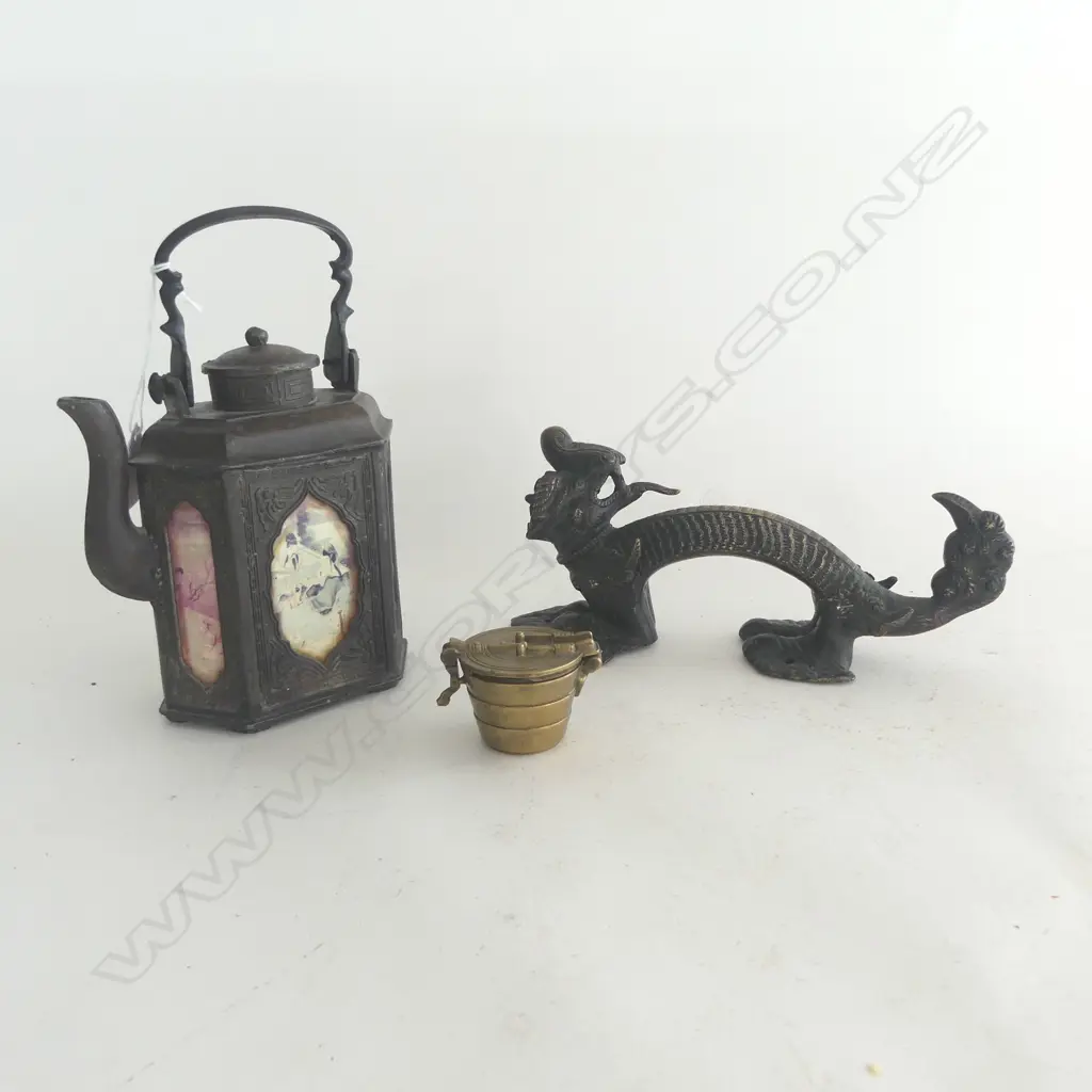 ORIENTAL METAL TEAPOT H.215mm, METAL DRAGON DOOR HANDLE L.240mm, SET OF BRASS CUP WEIGHTS Image 1++