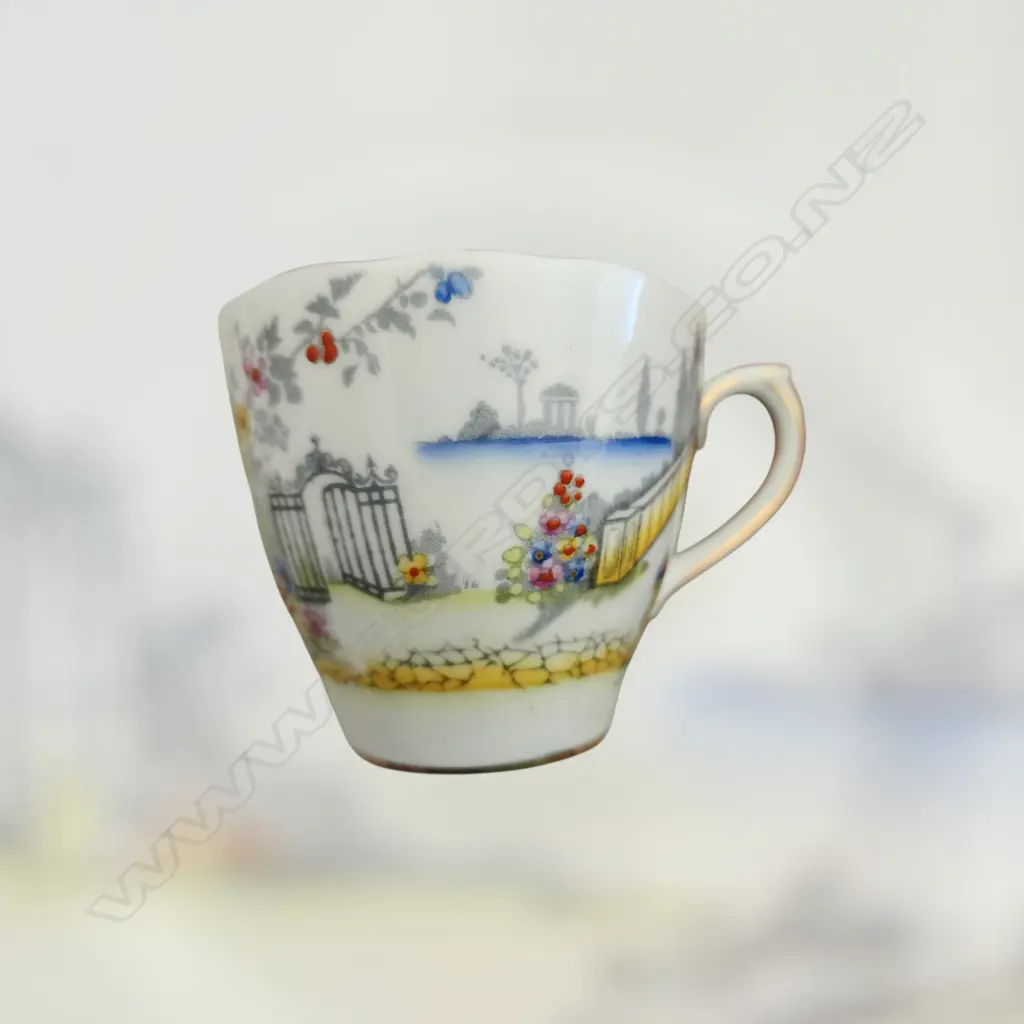 ROYAL ALBERT BONE CHINA TEACUPS AND SAUCERS IN THE "ROSEDALE" PATTERN. Image 1++