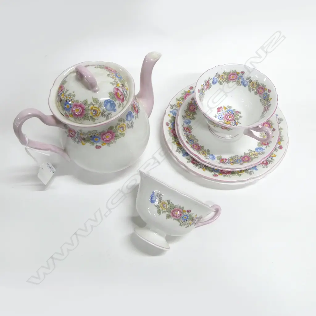 SHELLEY CHINA 2CSPS & MATCHING  TEAPOT SPRING FLOWER PAT Image 1++