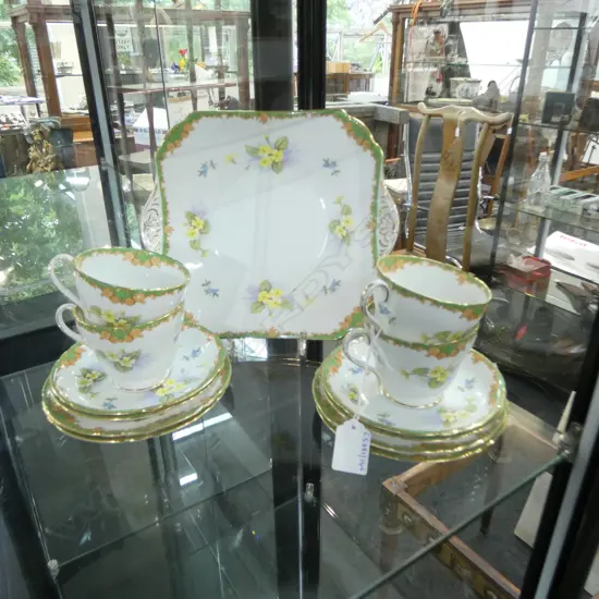 4 SHELLEY CHINA CSPS & MATCHING CAKE PLATE GREEN FLORAL PAT