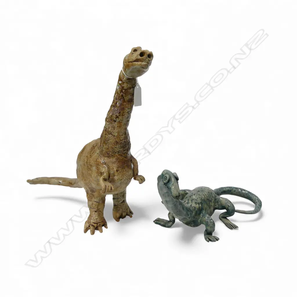 MARGARET BELL, 2 N.Z. STUDIO POTTERY DINOSAURS H.340mm Image 1++