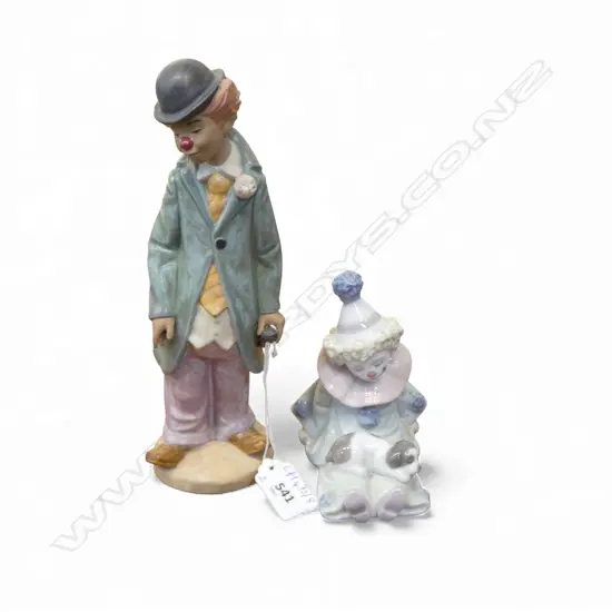 2 PCES LLADRO; CIRCUS SAM H.225mm, #5277 'PIEROTT WITH PUPPY'
