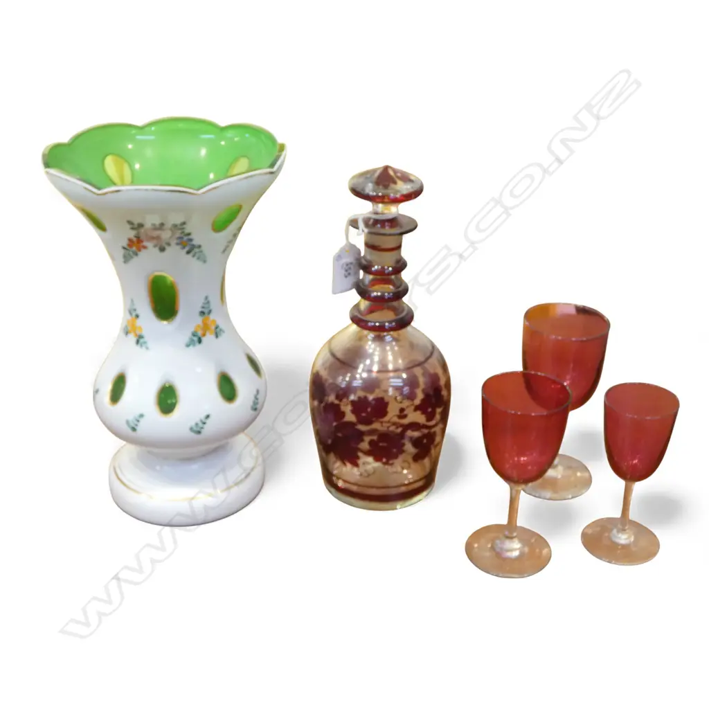 5 PCES GLASS; LG VASE H.265mm, DECANTER & 3 RUBY GLASSES Image 1++