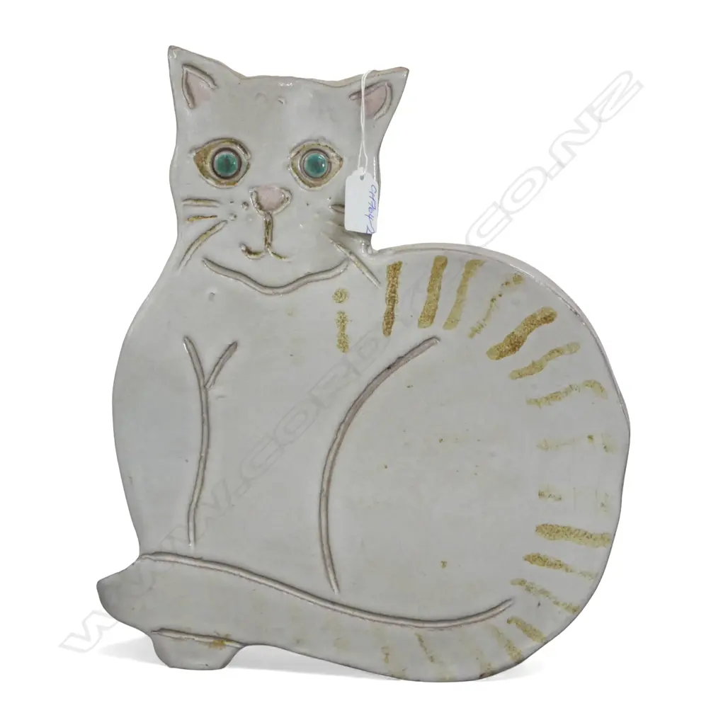 MARGARET BELL N.Z. STUDIO POTTERY WALL HANGING CAT H.350mm Image 1++
