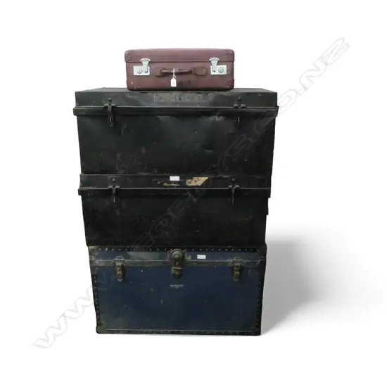 3 VINTAGE TRAVELLING TRUNKS AND SUITCASE