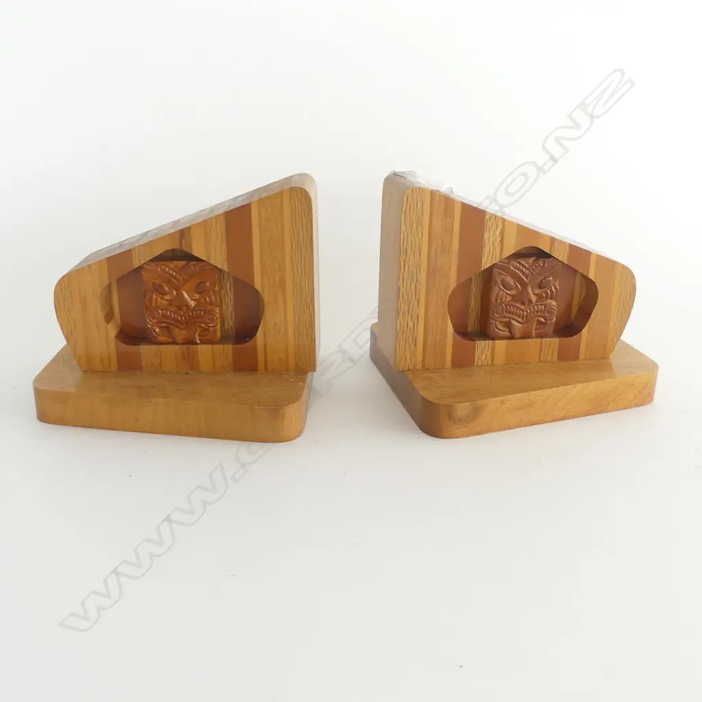 PR VINTAGE 'SOVEREIGN' 'No.29A' NZ WOODS BOOKENDS w Maori masks  Image 1++
