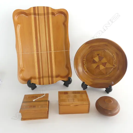 VINTAGE 'SOVEREIGN WOODWARE' TRAY + 3 OTHER NZ WOODS SIMILAR PCES: bowl + 3 boxes