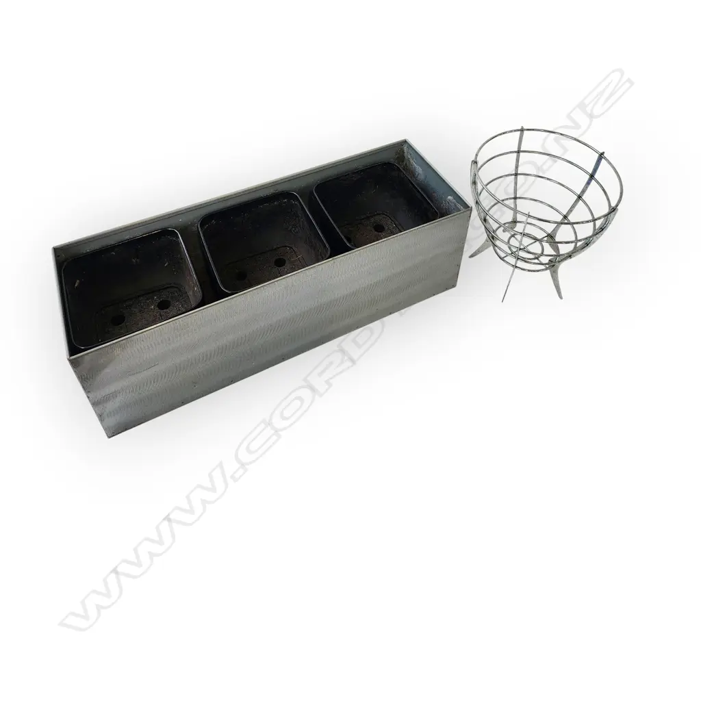 RECTANGULAR METAL PLANTER W THREE INNER POTS 600x200x200mm AND MID-CENTURY WIRE METAL FRUIT BOWL OR BASKET 250 x 230 mm Image 1++