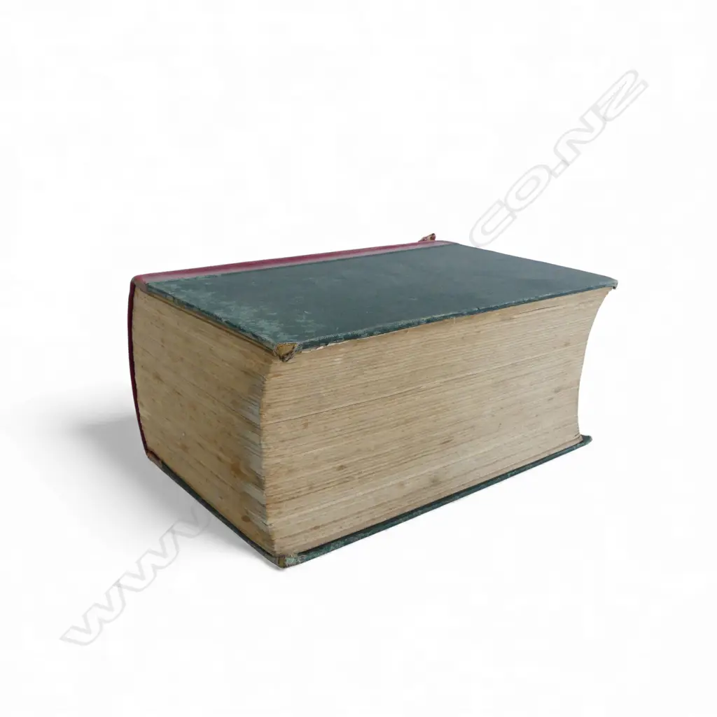 'MRS BEETON'S BOOK OF HOUSEHOLD MANAGEMENT' 1901 red leather & gilt spine 'Coloured Cookery plates' Image 1++