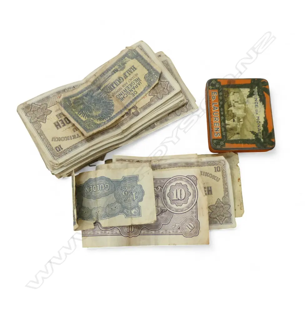 VINTAGE ORIENTAL BANK NOTES; MALAYA, ETC + TIN Image 1++
