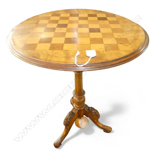 ANTIQUE SIDE TABLE w. CHESS BOARD TOP H.650mm 470mm dia