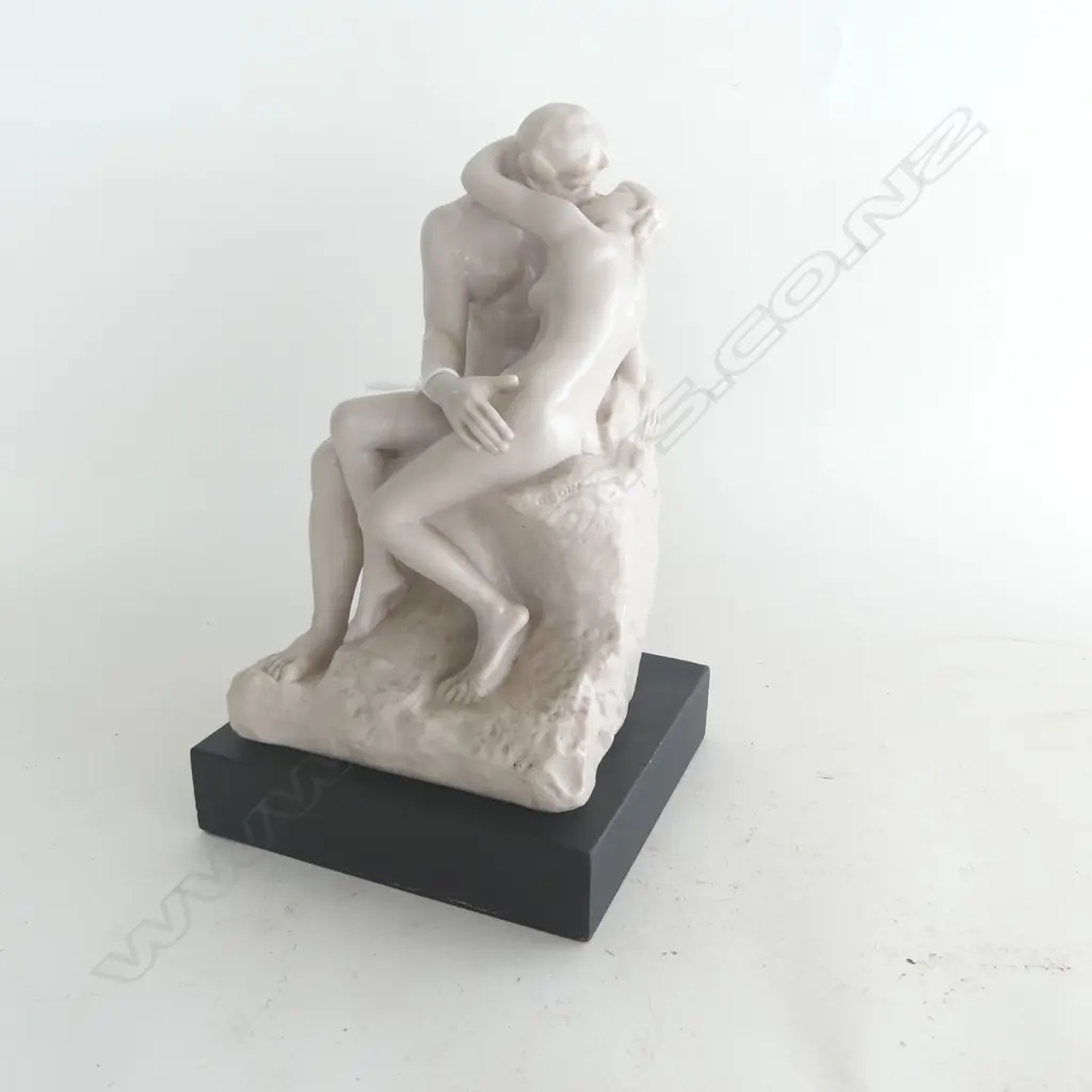 RODIN THE KISS RESIN STATUETTE H.300mm Image 1++