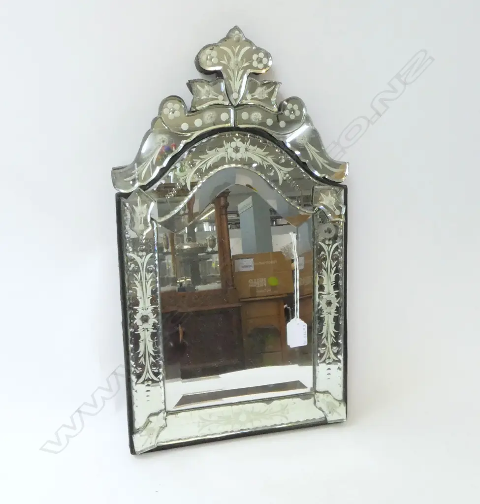 A VENETIAN STYLE GLASS TABLE MIRROR 510 X 290mm (H) Image 1++