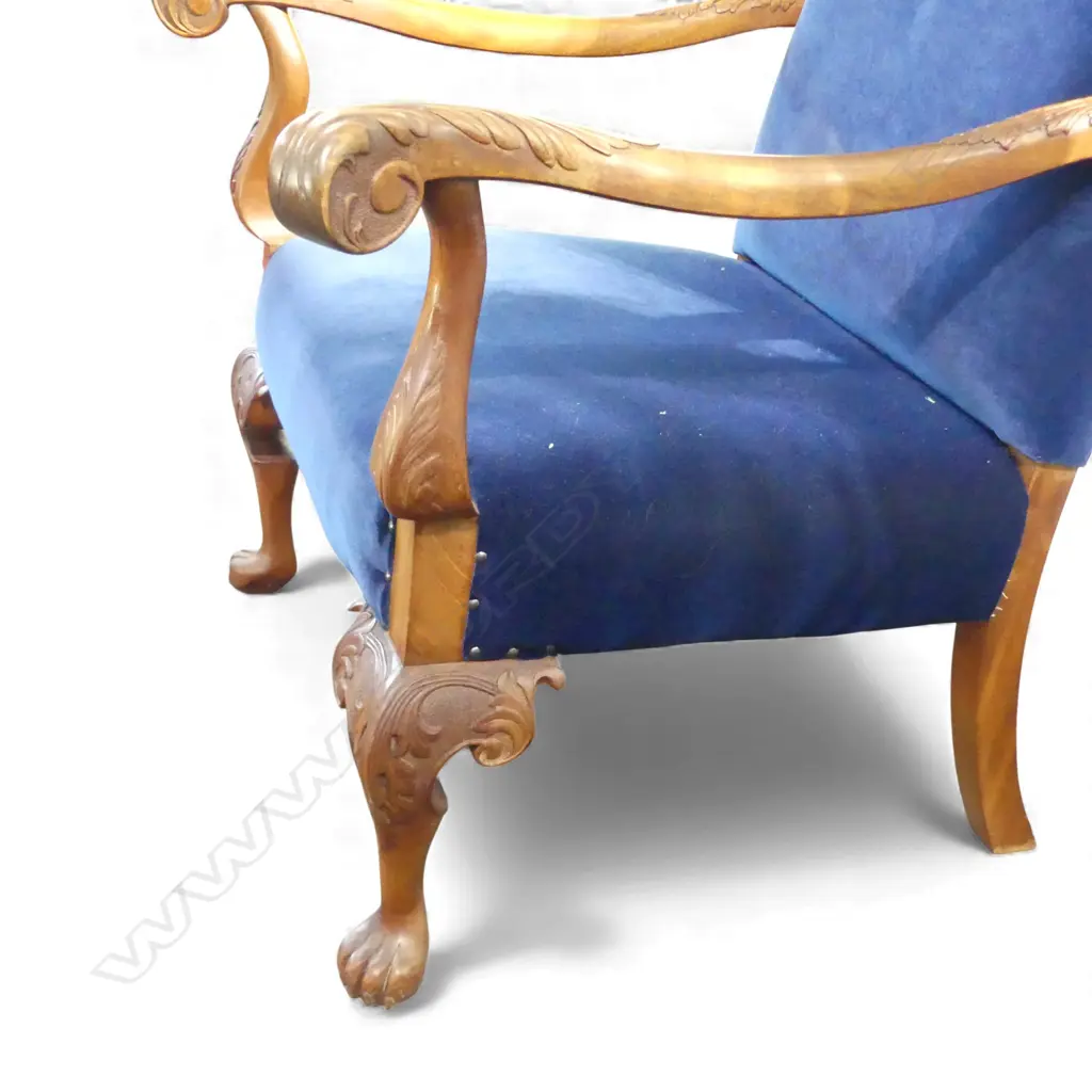 PR UPHOLSTERED ARMCHAIRS Image 1++