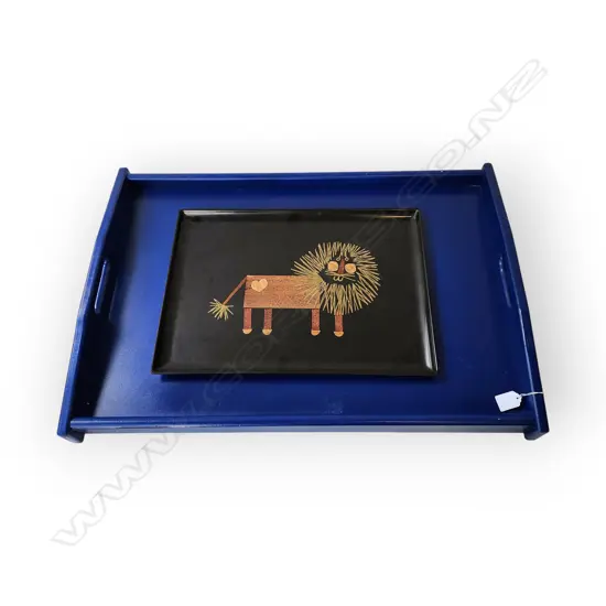 LARGE BLUE TRAY 720 x 500 mm + MID CENTURY MODERN COUROC LION TRAY 460 x 320 mm