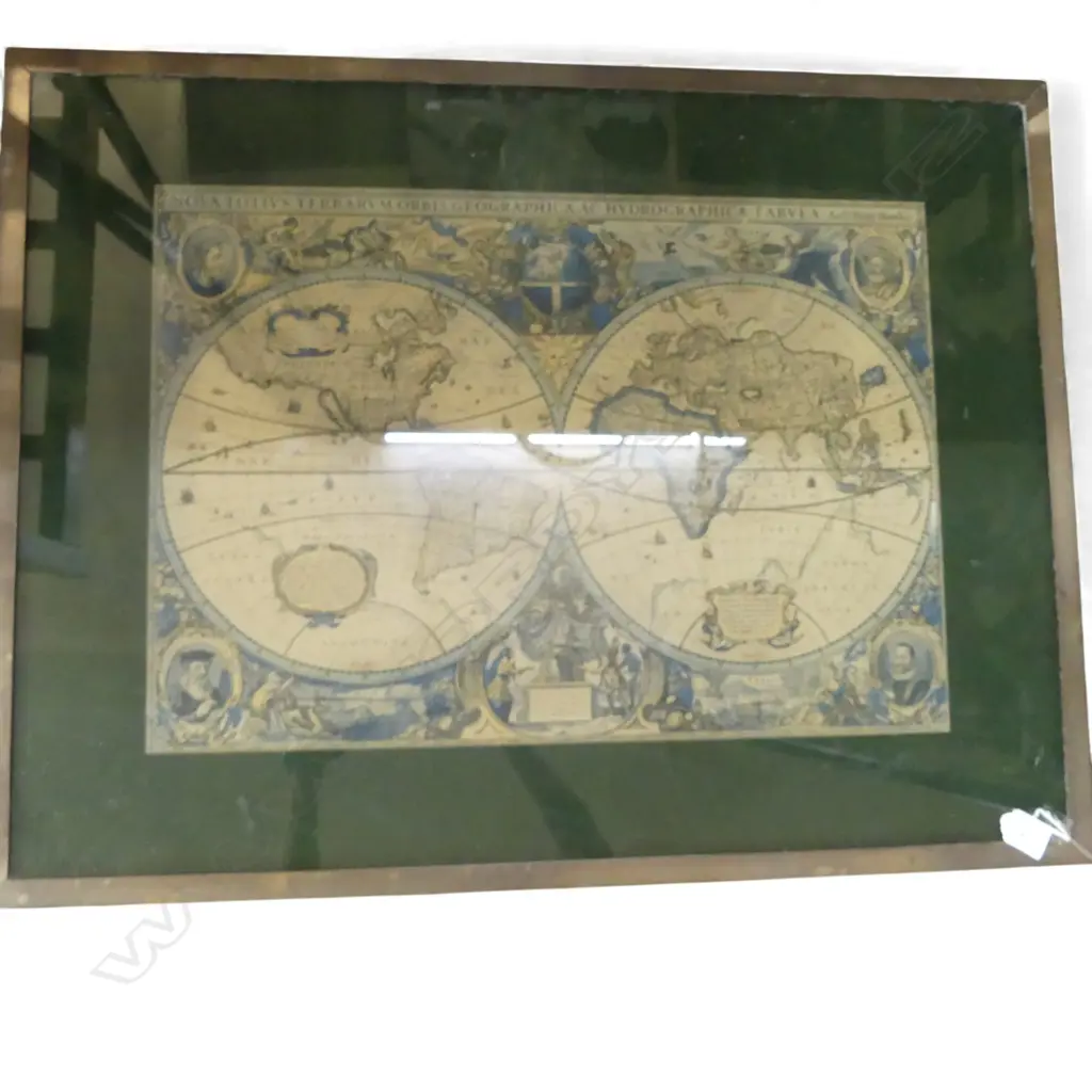 COFFEE TABLE, GLASS TOP w. MAP PRINT UNDER 770x590x365mm Image 1++